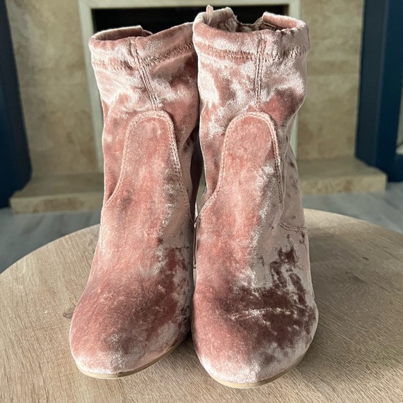 REPORT Whitney Blush pink crushed velvet sock boot block heel size 7.5 - Picture 7 of 13